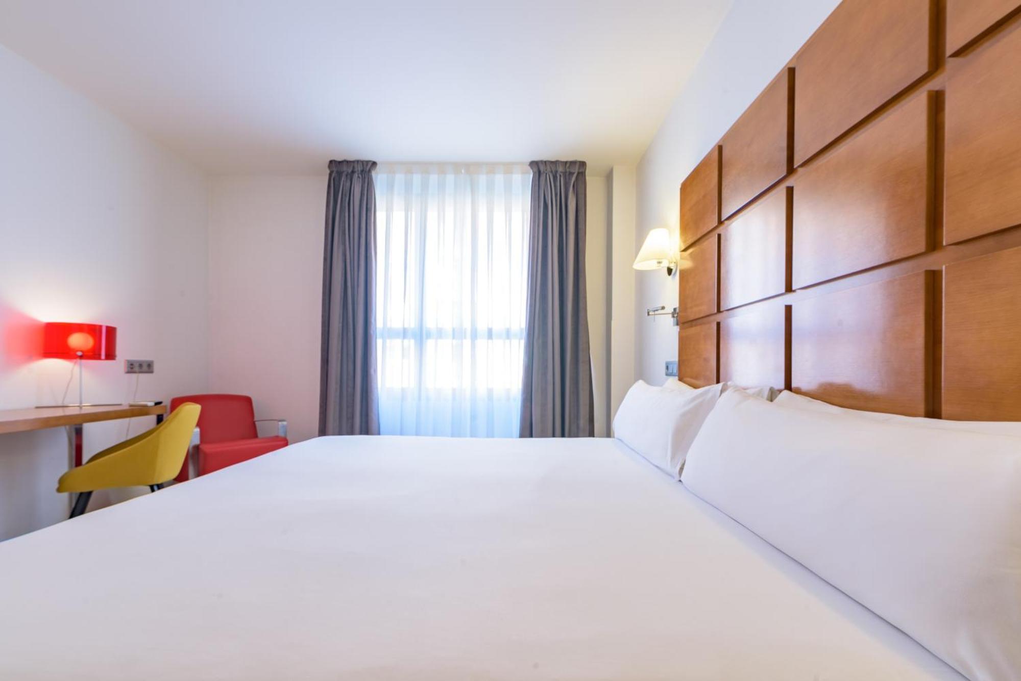 Hotel Zentral Ave ซาราโกซา ภายนอก รูปภาพ